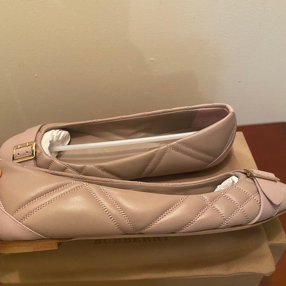 Burberry Flats - Picture 5 of 5